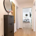 Smartstay 91 M2, Balkon, Parkplatz, Self Check-in, 2 Wcs, Kaffeevollautomat