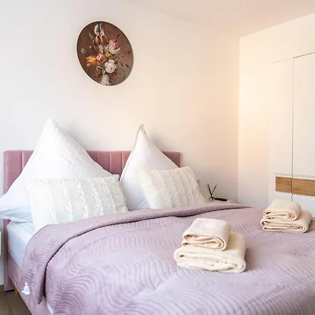 Apartment Smartstay 91 M2, Balkon, Parkplatz, Self Check-in, 2 Wcs, Kaffeevollautomat