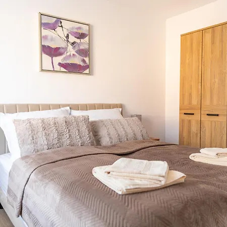 Apartment Smartstay 91 M2, Balkon, Parkplatz, Self Check-in, 2 Wcs, Kaffeevollautomat