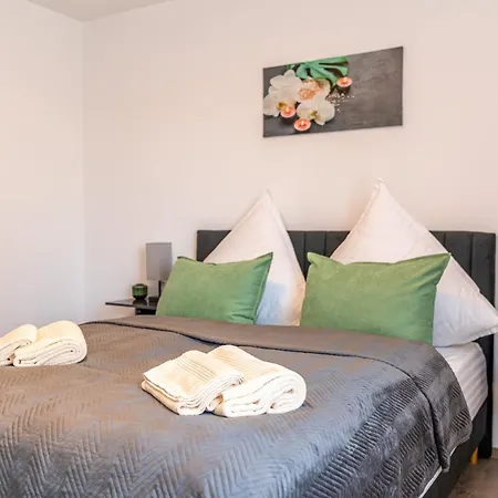 Apartment Smartstay 91 M2, Balkon, Parkplatz, Self Check-in, 2 Wcs, Kaffeevollautomat *